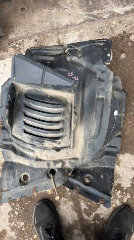 Подкрылок Nissan Terrano R50 63845-ow800