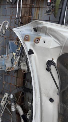 Капот Mitsubishi Chariot Grandis N84/N94