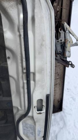Капот Mitsubishi Chariot Grandis N84/N94