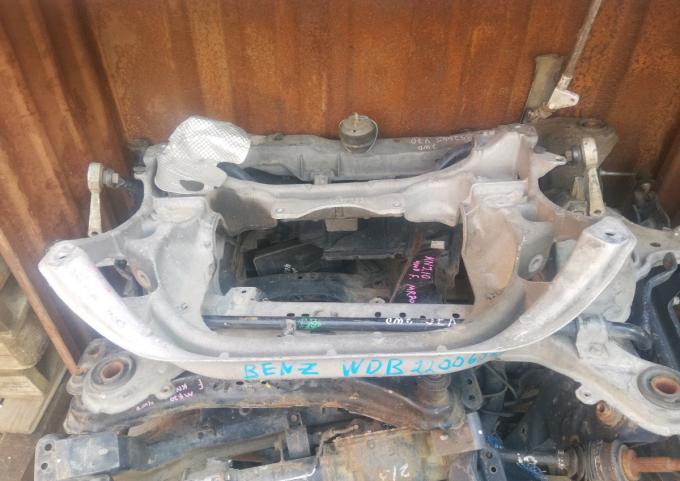  Балка подвески Mercedes W220/215 