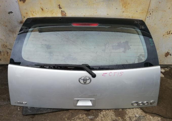 Дверь багажника Toyota Opa ZCT15