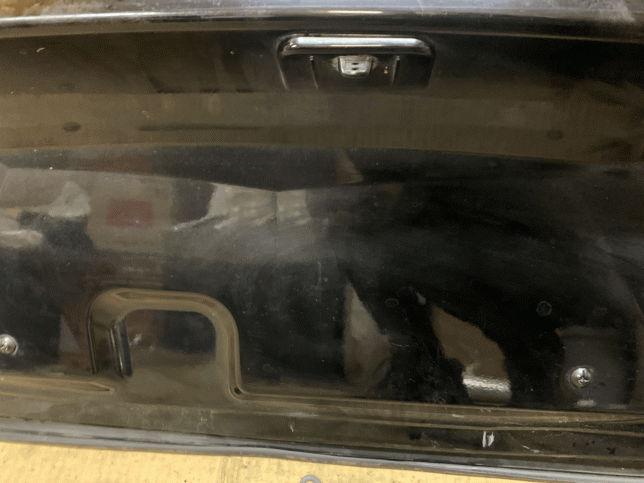 Спойлер багажника Cadillac Escalade ESV 2018 84003043