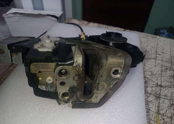 Prado 120 замок крышки багажника 120 gx470