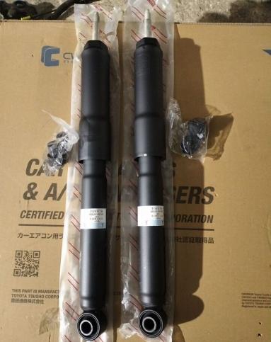 Амортизаторы задние land cruiser 200 за 1шт 48530-60140