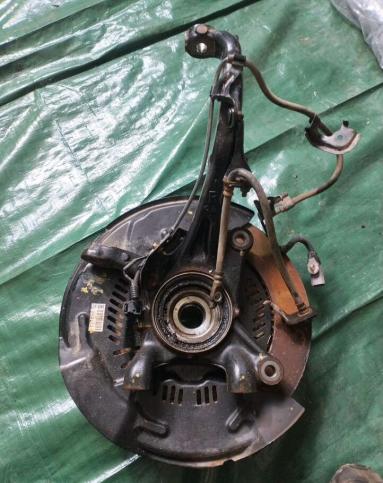 Поворотный кулак land cruiser 200