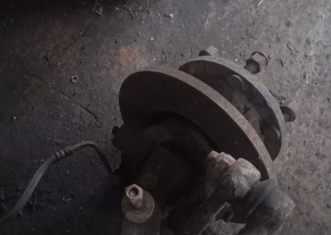 Ford Transit Кулак поворотный 6176322