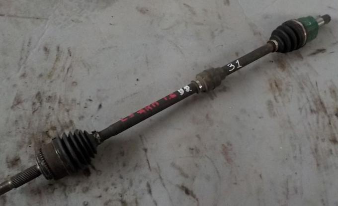 Mitsubishi Lancer Полуось правая MR953746
