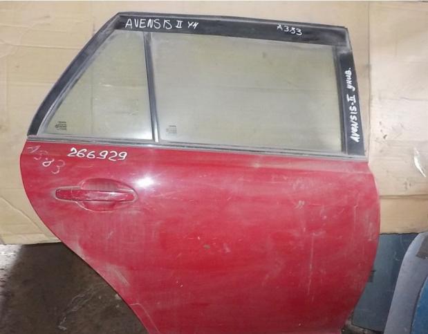 Toyota Avensis Дверь задняя 6700405130