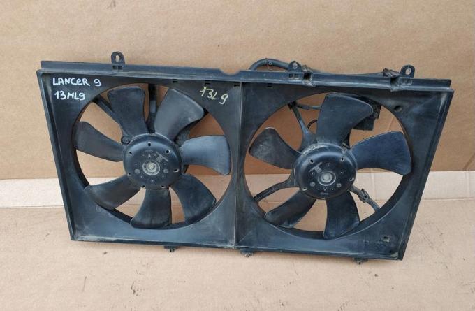 Mitsubishi Lancer диффузор MR968365