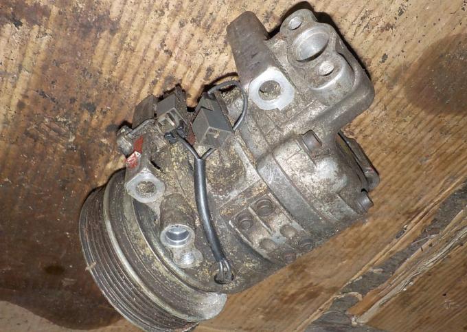 Nissan Micra Компрессор кондиционера 9260067B07