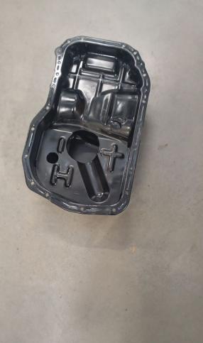 Mitsubishi Galant Поддон MD334300