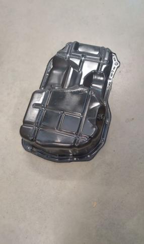 Mitsubishi Galant Поддон MD334300
