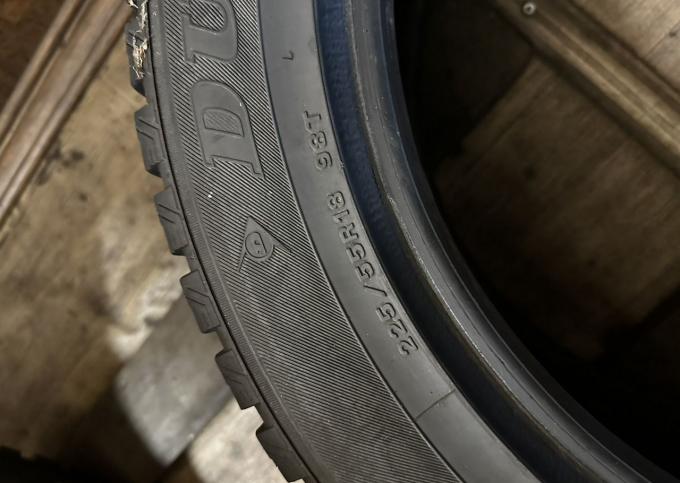 Dunlop SP Winter Ice 01 225/55 R16 98T