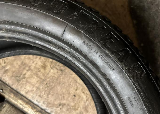 Goodyear Ultragrip Ice Arctic 215/55 R17 98T