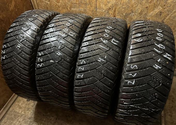 Goodyear UltraGrip 500 SUV 225/60 R18 104T