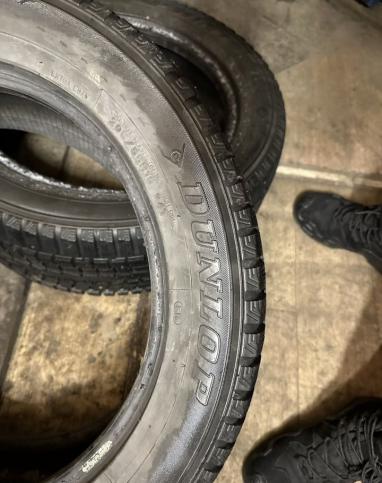 Dunlop SP Winter Ice 01 205/55 R16 94T