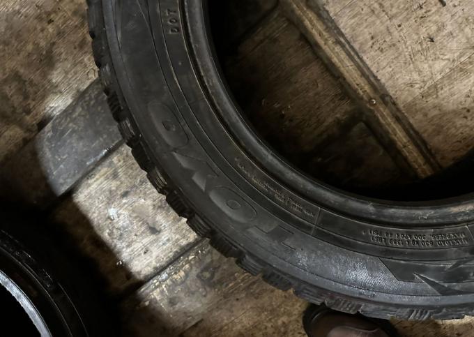 Toyo Observe G3-Ice 205/60 R16 92T