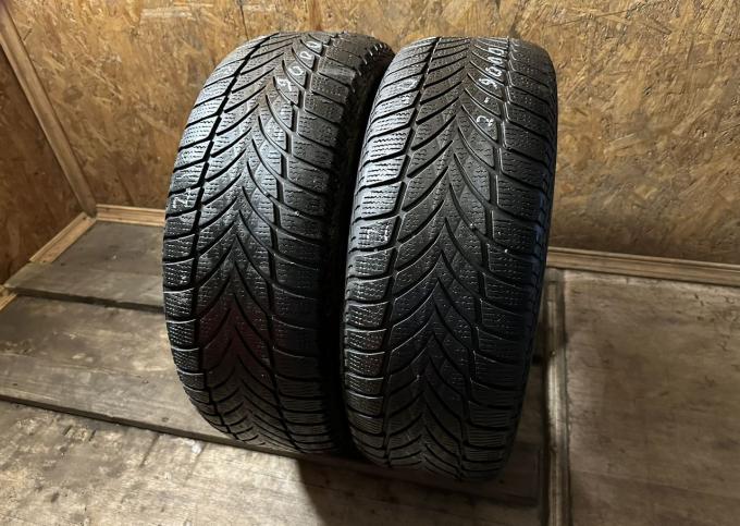 Goodyear UltraGrip Ice 2 215/60 R16 99T