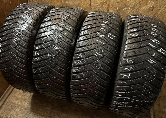 Goodyear UltraGrip 500 SUV 225/60 R18 104T