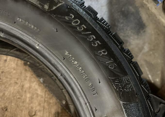 Michelin X-Ice North 4 205/65 R16 99T