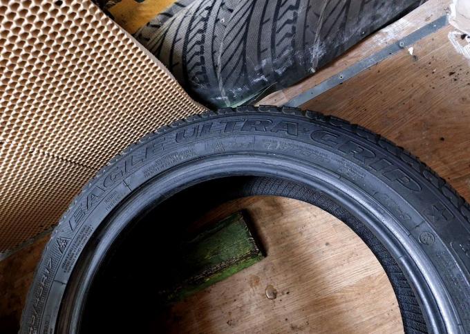 Goodyear Eagle Ultra Grip 245/45 R17 99V