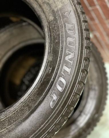 Dunlop SP Winter Ice 01 215/60 R16 95T