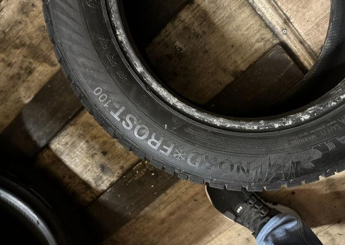 Gislaved NordFrost 100 215/60 R16 99T