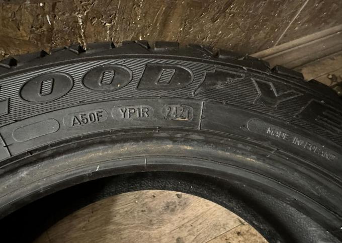 Goodyear Ultragrip 600 205/55 R16 94T