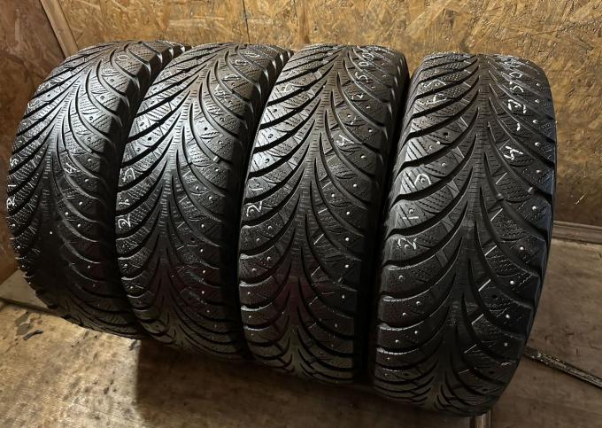 Sava Eskimo Stud 215/65 R16 98T