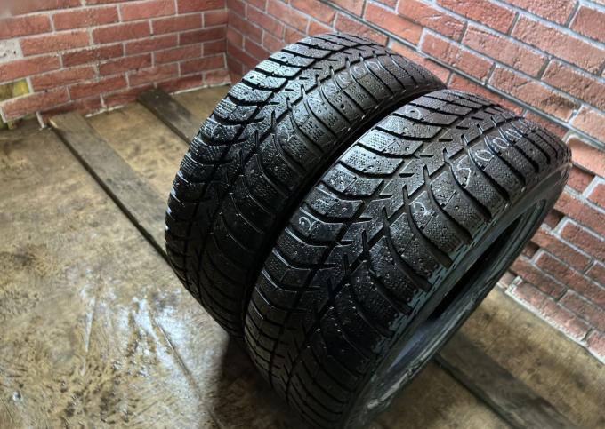 Bridgestone Ice Cruiser 5000 215/55 R16 93T