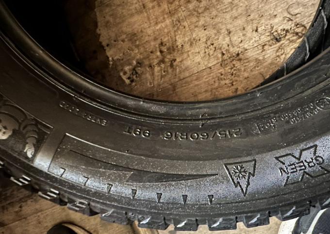 Michelin X-Ice North XIN2 215/60 R16 99T