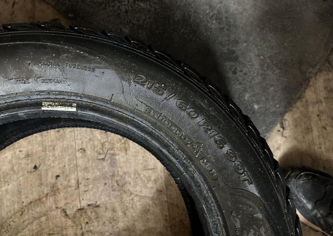 Sava Eskimo Stud 215/60 R16 99T