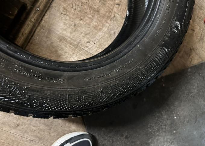 Gislaved Nord Frost 5 215/60 R16 95T