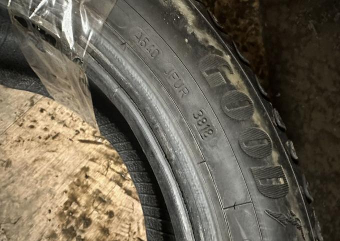 Goodyear Ultragrip Ice Arctic 225/50 R17 98T