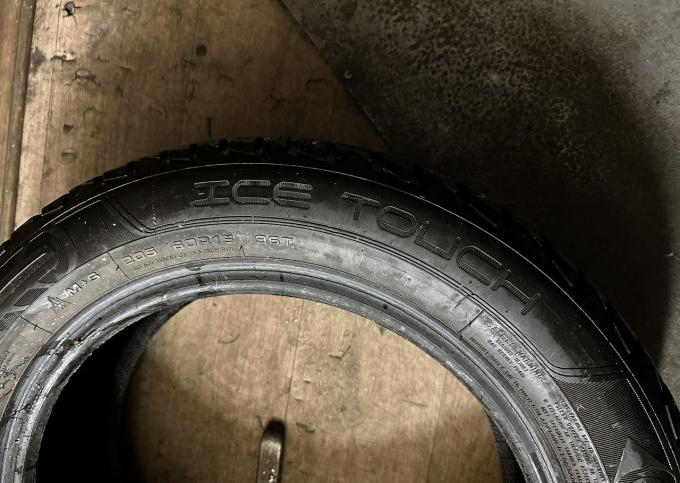 Dunlop Ice Touch 205/60 R16 96T