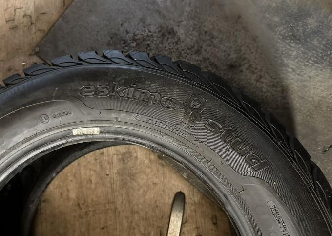 Sava Eskimo Stud 215/65 R16 98T