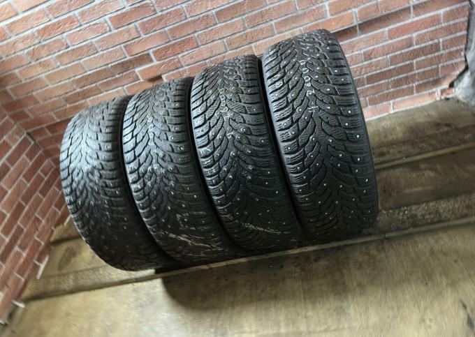 Nokian Tyres Hakkapeliitta 9 215/60 R16 99T