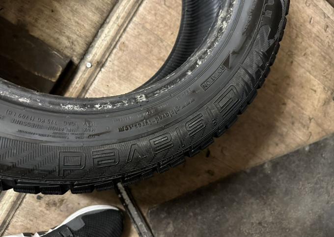 Gislaved NordFrost 100 215/60 R16 99T