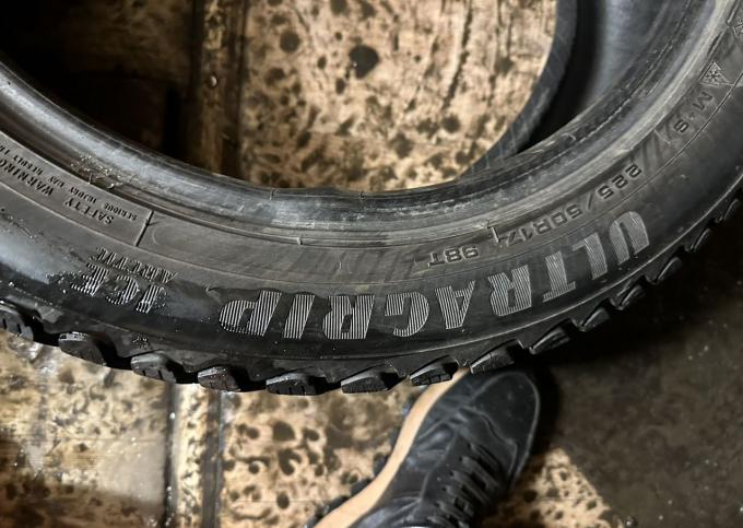 Goodyear Ultragrip Ice Arctic 225/50 R17 98T