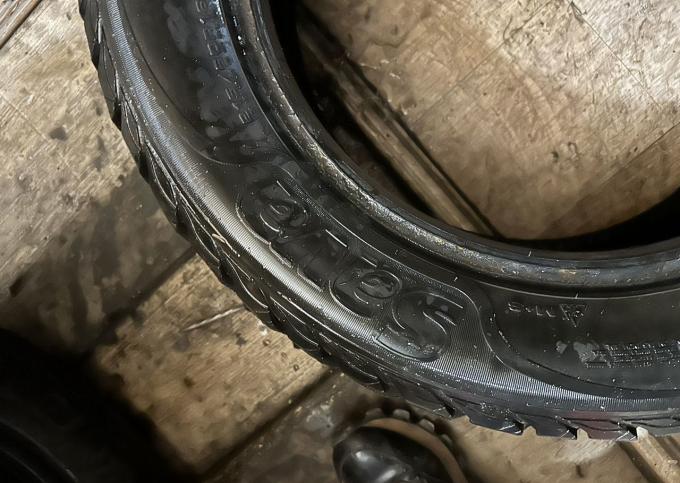 Sava Eskimo Stud 215/60 R16 99T