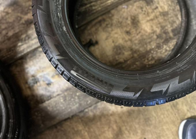 Pirelli Ice Zero 205/55 R16 94T