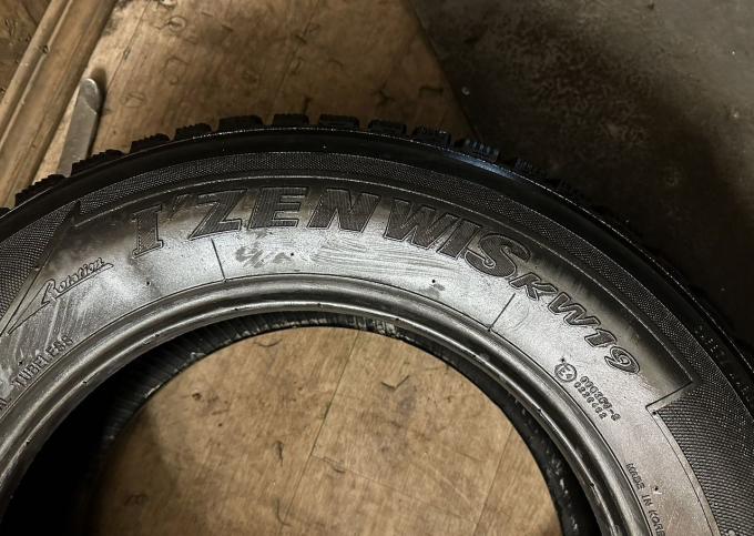 Kumho I'Zen Wis KW19 215/65 R16 98T