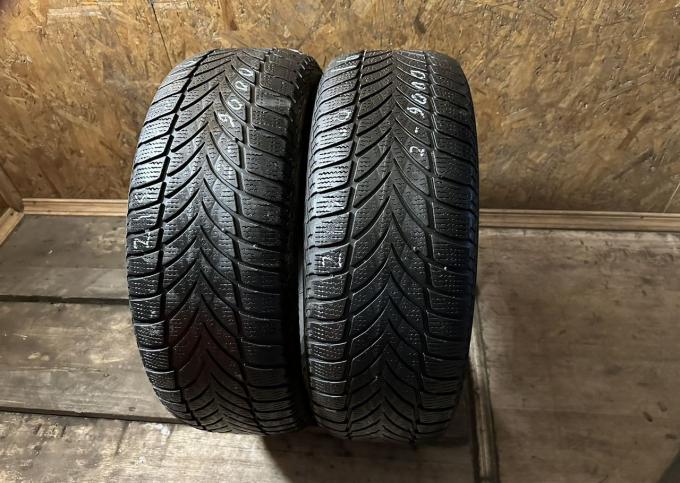 Goodyear UltraGrip Ice 2 215/60 R16 99T