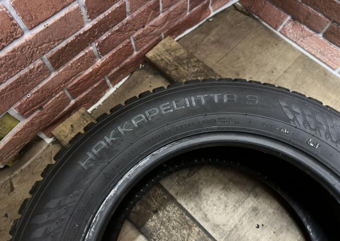 Nokian Tyres Hakkapeliitta 9 215/60 R16 99T