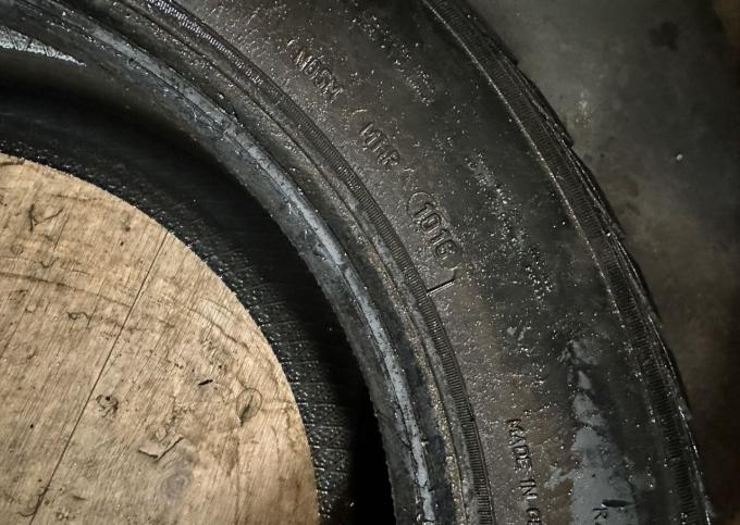 Sava Eskimo Stud 215/60 R16 99T