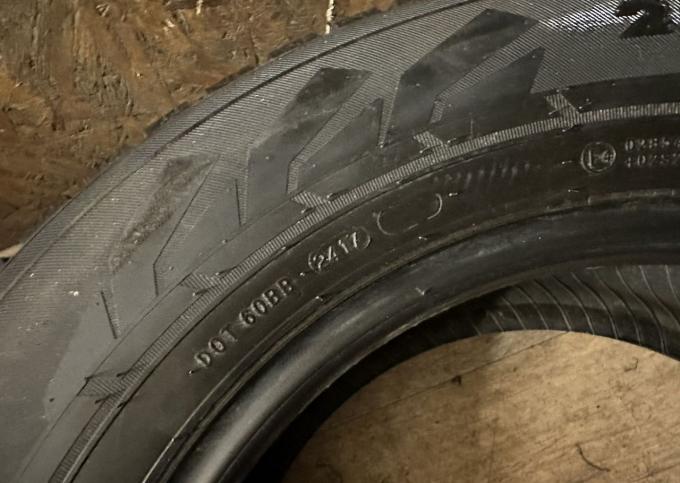 Nokian Tyres Nordman 7 SUV 215/65 R16 102T