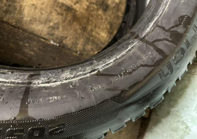Bfgoodrich G-Force Stud 205/60 R16 96Q