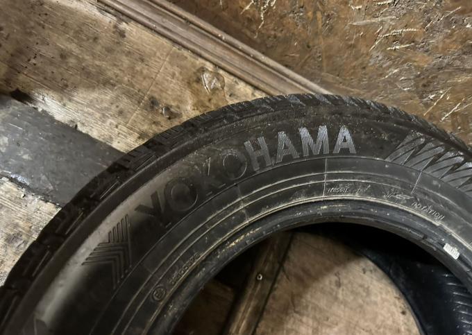 Yokohama Ice Guard IG65 215/65 R16 102T