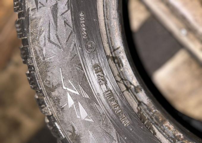 Continental IceContact 3 215/65 R16 102T