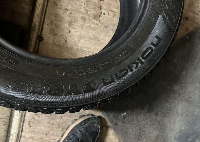 Nokian Tyres Hakkapeliitta 9 215/60 R16 99T